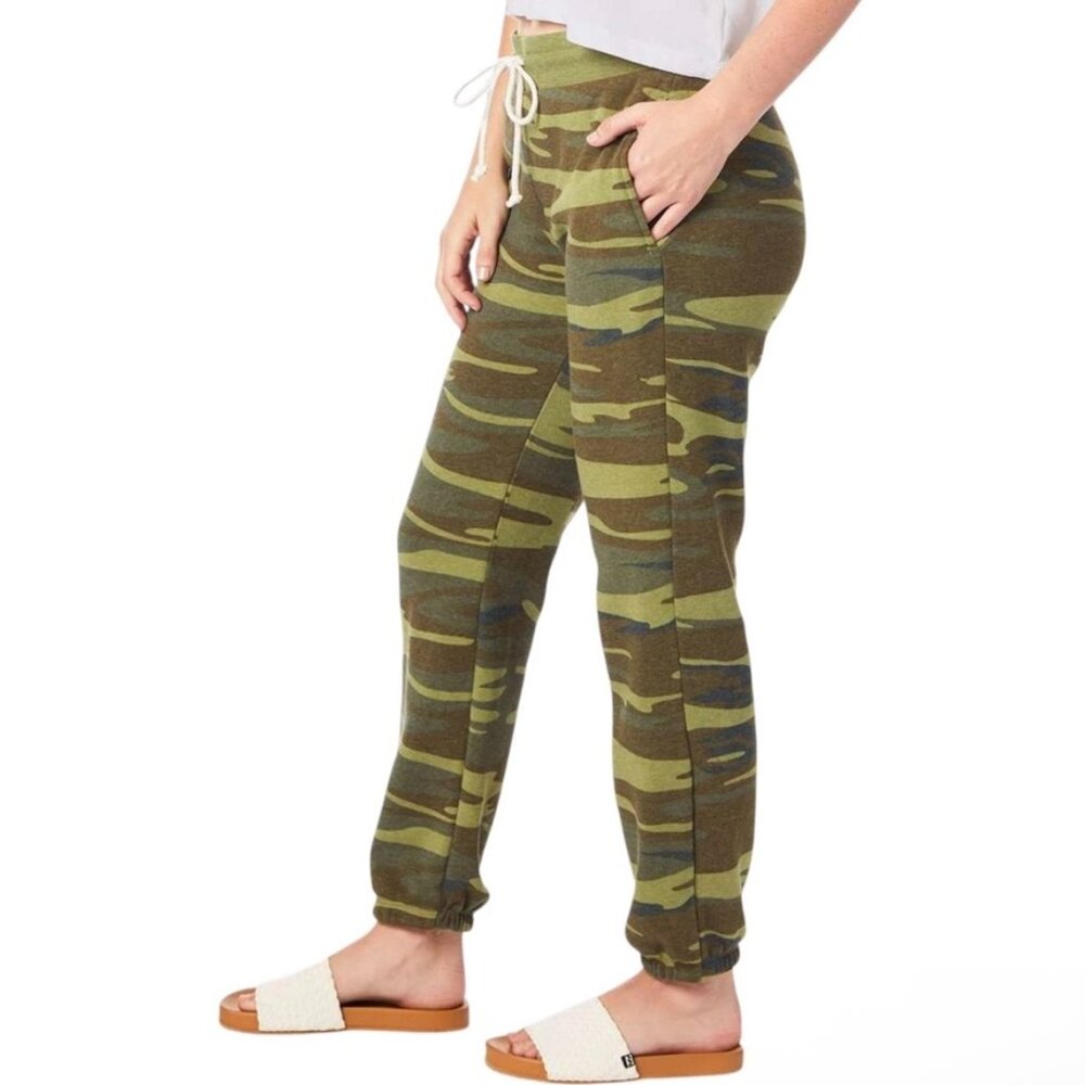 Alternative Green Camo Print Tapered Joggers Women's Size‎ Small
